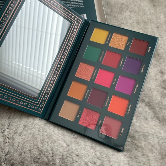 Ace Beaute Nostalgia Eyeshadow Palette - Picture 1 of 7